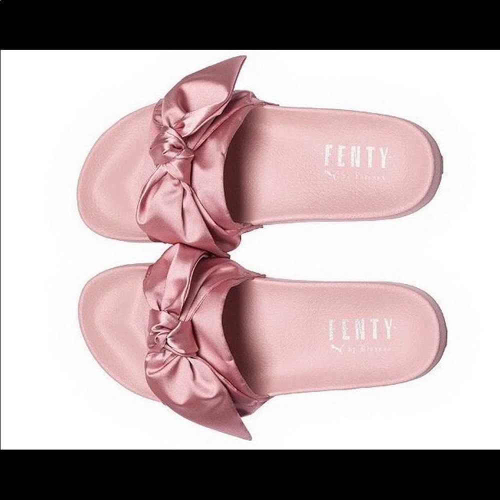 SOLD🤩 Fenty Puma Bow slides